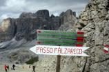 Dolomity - rozcestnk nad Falzaregem